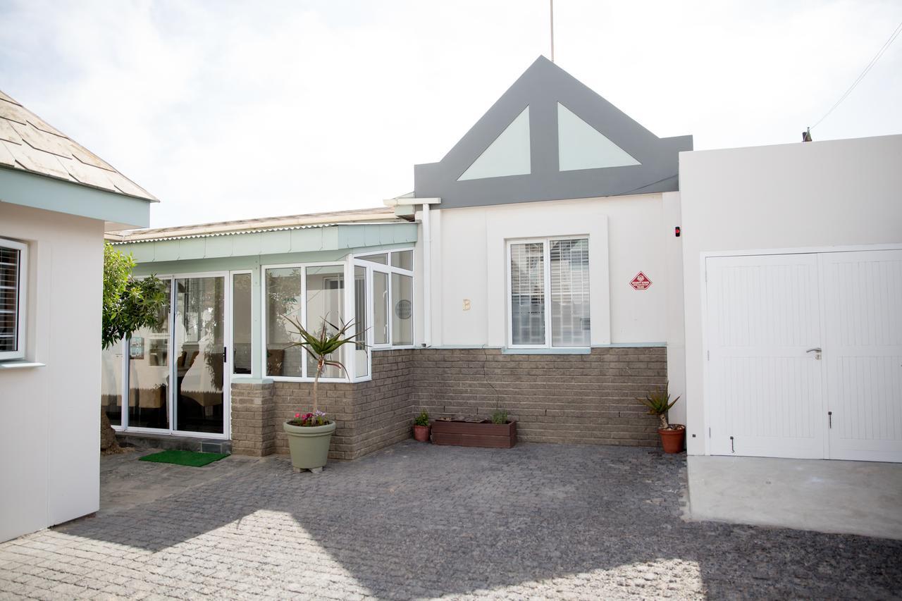 Mahdi Cottage Swakopmund Exterior photo